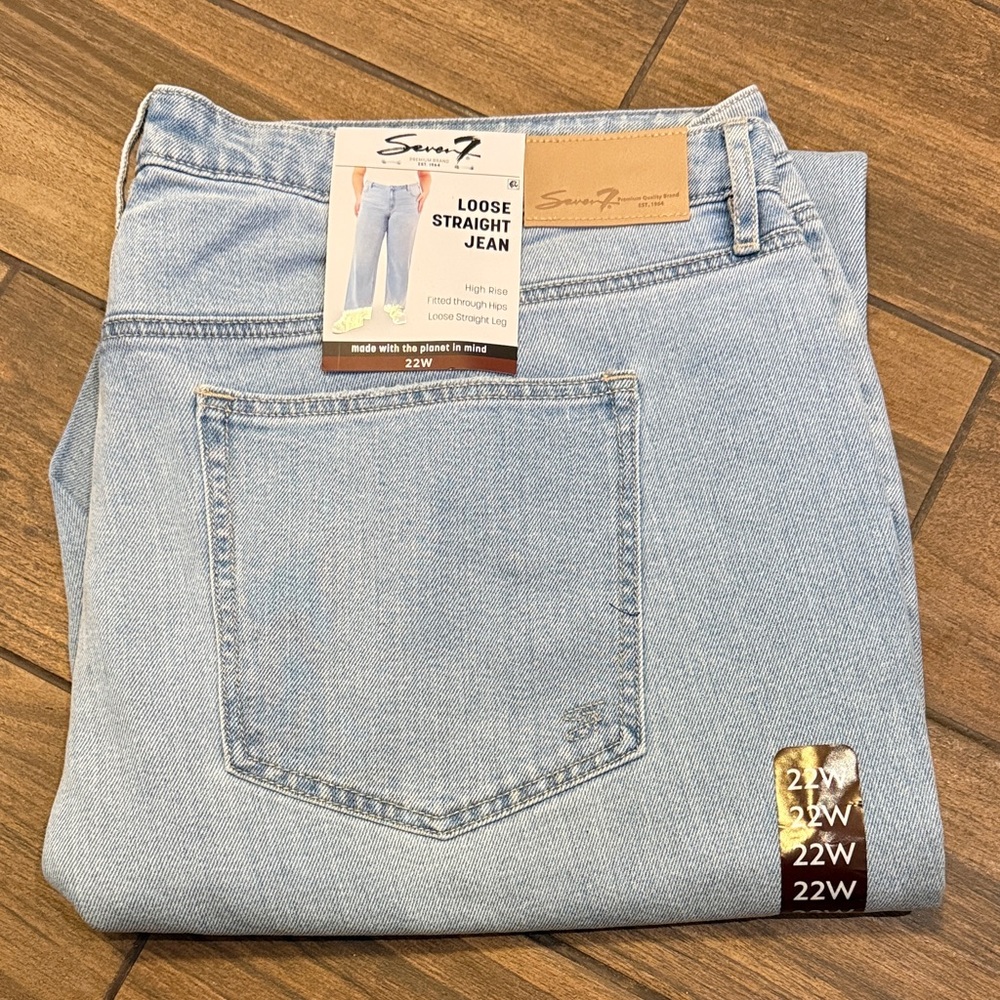 Seven7 Loose Straight Jeans Hi Rise Loose Straight Leg NWT Sz 22W Light Color